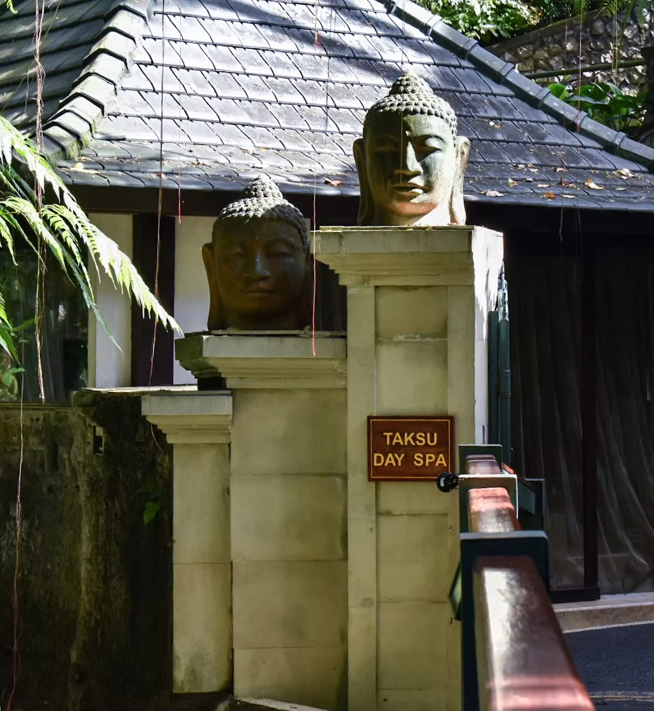 Taksu Day Spa Entrance